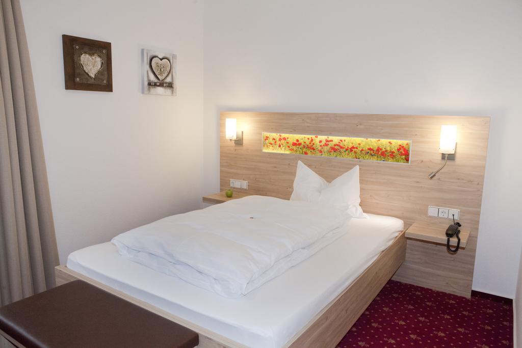 Edelfinger Hof Hotel Bad Mergentheim Room photo