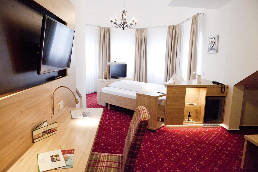 Edelfinger Hof Hotel Bad Mergentheim Room photo