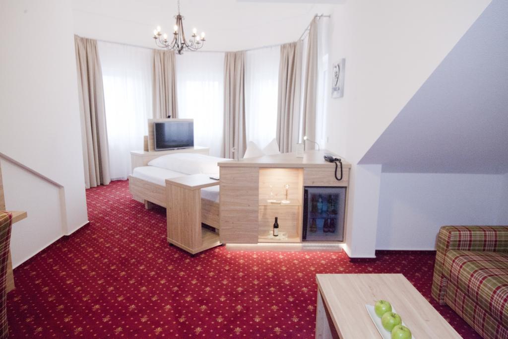 Edelfinger Hof Hotel Bad Mergentheim Room photo